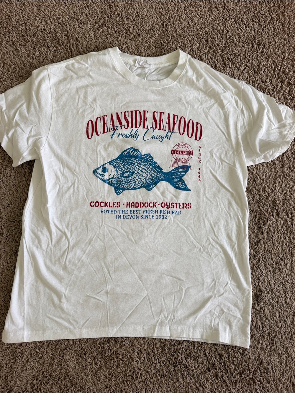 Amazon White Short Sleeve Tee with Blue Fish & Red Seafood Script